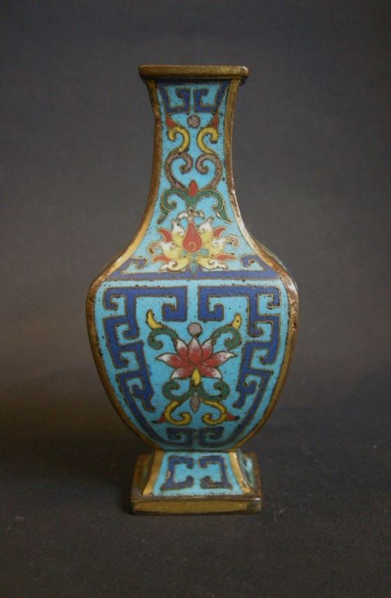 Rare small vase with for sides in cloisonné enamel - Qianlong period | MasterArt
